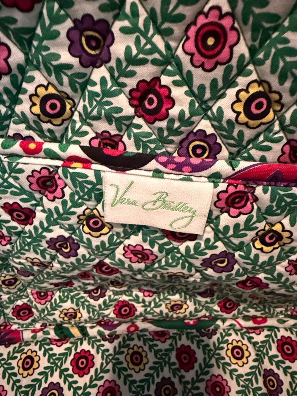 VERA BRADLEY Get Carried Away Extra Large Tote in Viva La Vera Pattern - Picture 9 of 11